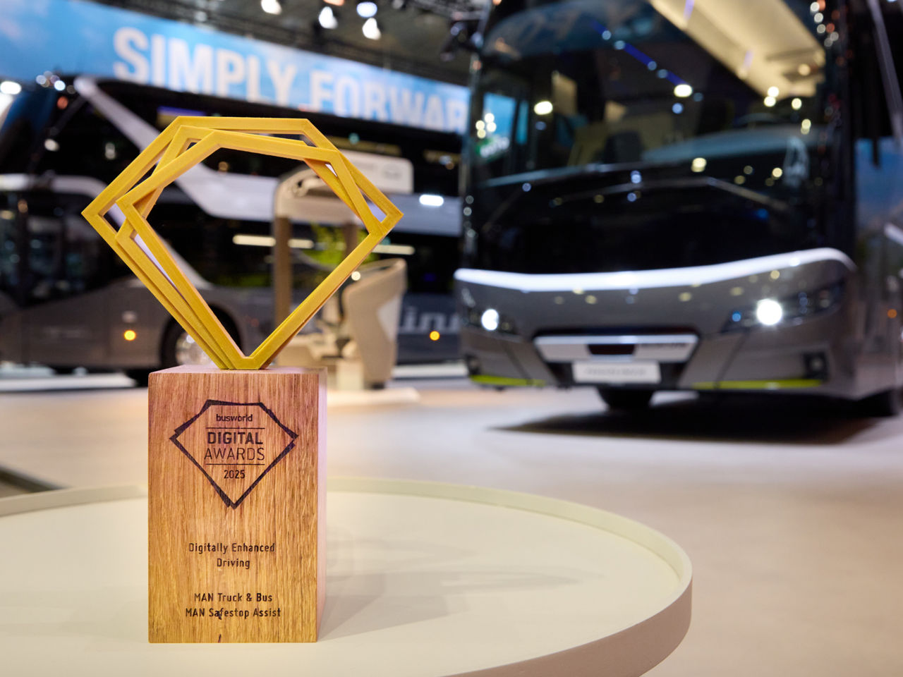 The new MAN SafeStop Assist also received an award: MAN was honoured with the prestigious ‘Busworld Digital Award 2025’ for this innovation. 